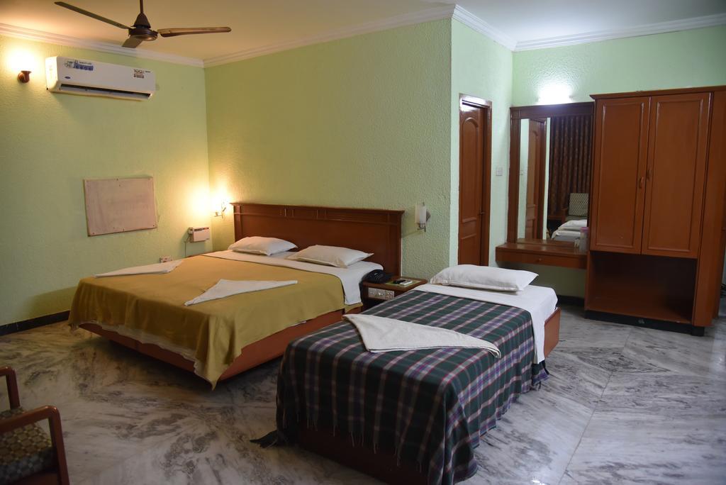 Hotel Green Park Kumbakonam Oda fotoğraf