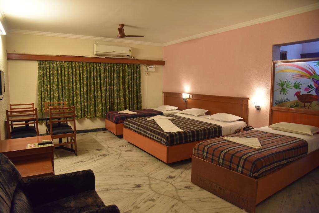 Hotel Green Park Kumbakonam Oda fotoğraf